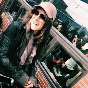 Meet your Posher, Emerald